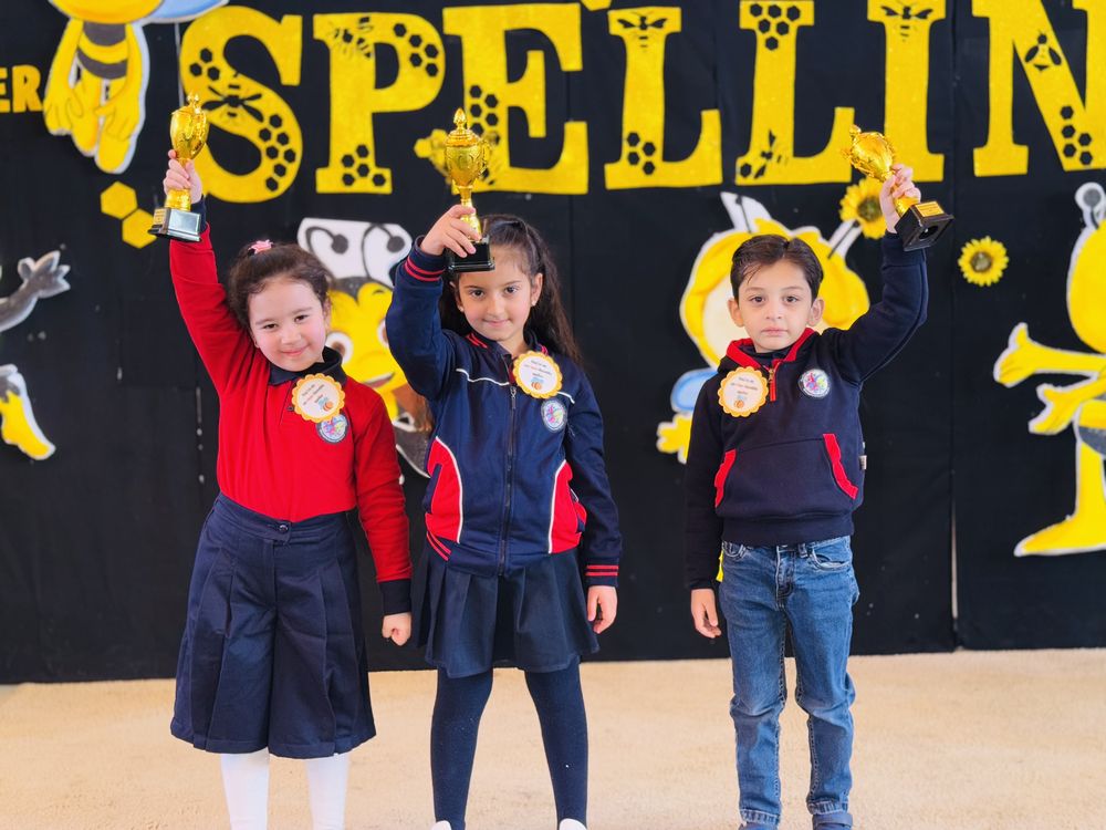 أبطال مسابقة Spelling Bee — مدارس بسمة العنود العالمية